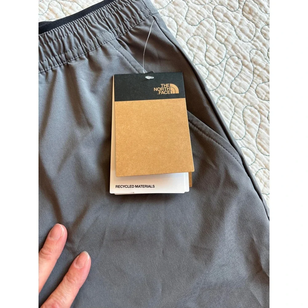 The North Face Mens Wander Short 2.0 Smoked Pearl Grey Size Small